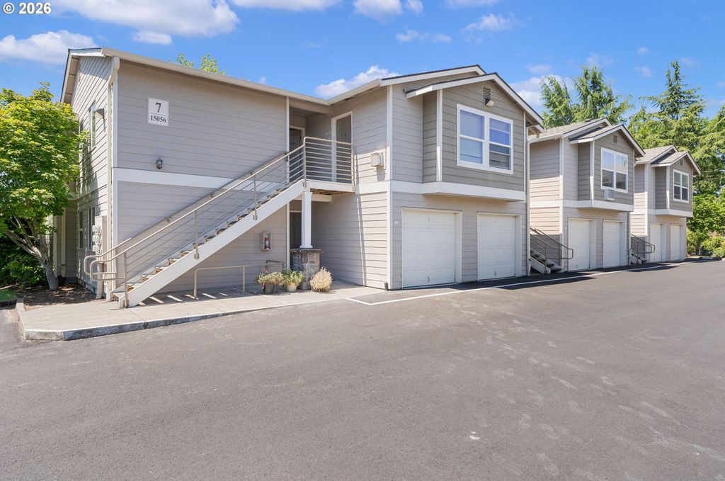 15056 NW Central Dr APT 702, Portland, OR - View 2