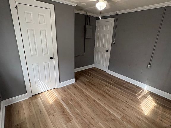 5th image of 715 Black Creek Rd SE #D