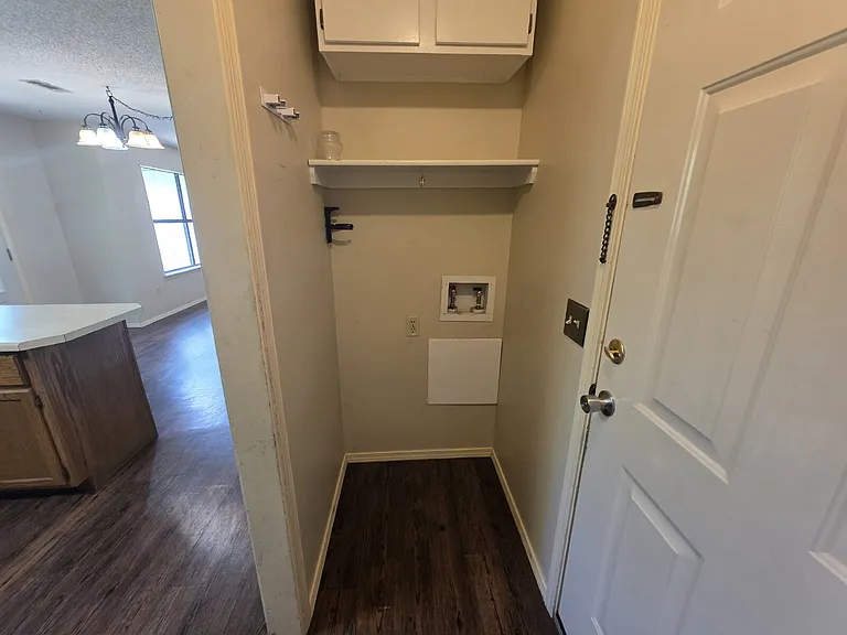 2703 W Beech St — Photo 12