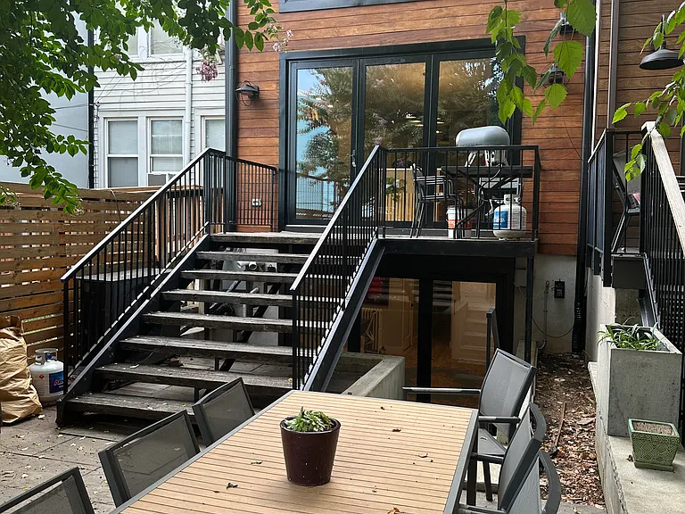 922 14th St SE — Photo 31