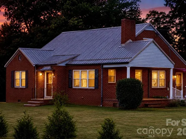 1532 Orchard Dr, Lenoir, NC 28645
