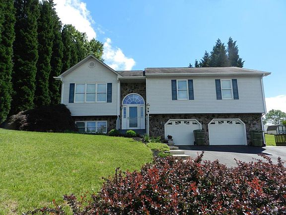 2nd image of 724 Palmer Ave