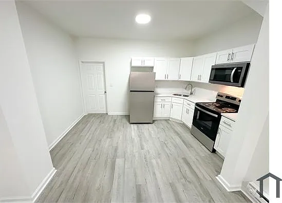 2153 W Grange Ave — Photo 1