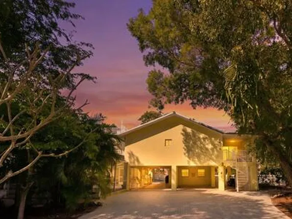 155 Fontaine Dr, Tavernier, FL 33070