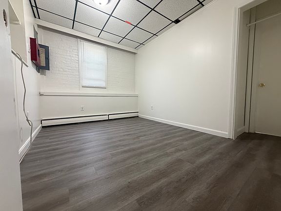 2nd image of 1109 Charles St APT 4