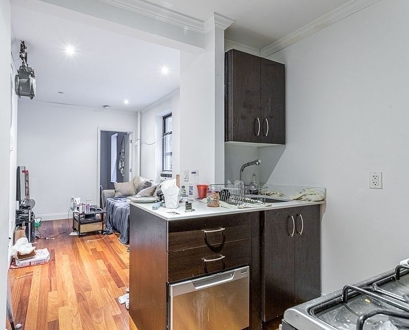1st image of 502 E 12th St APT 10