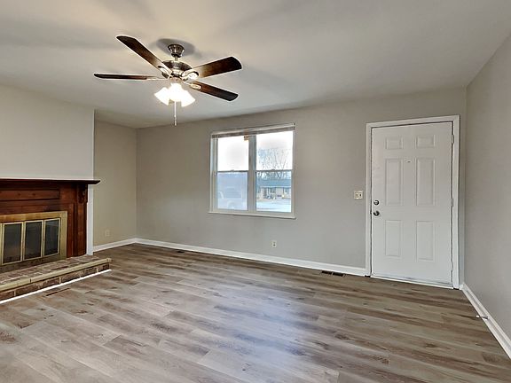 3rd image of 6203 Sunnyside Dr