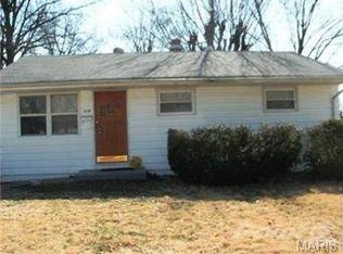 210 Ben Nevis Rd, Saint Louis, MO 63137