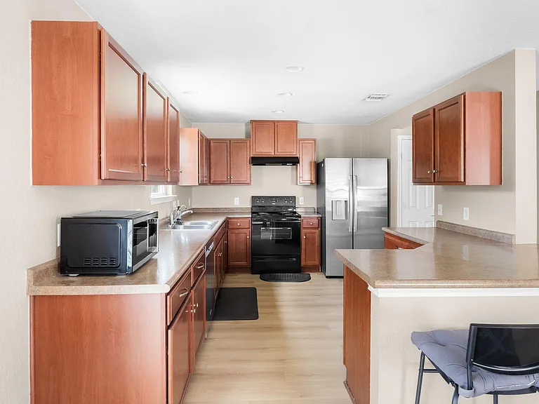 6708 Glebe Path — Photo 13