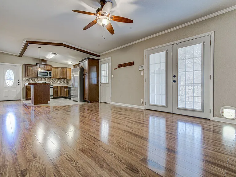 1410 Kamar Dr — Photo 5