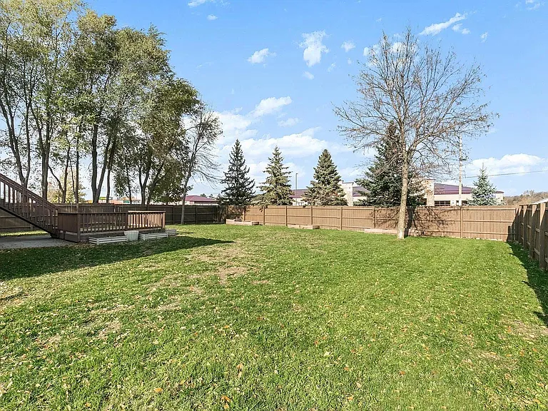239 Sundance Rd — Photo 20