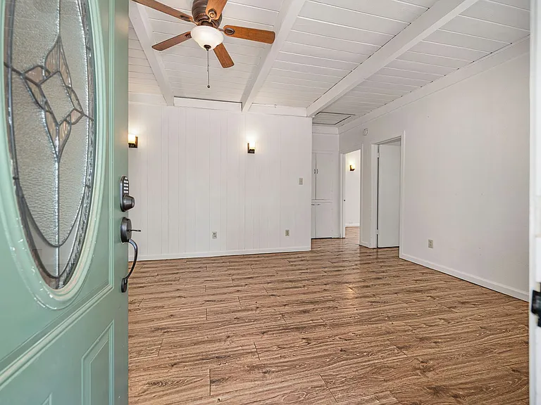 3210 Manzanita Ln — Photo 6