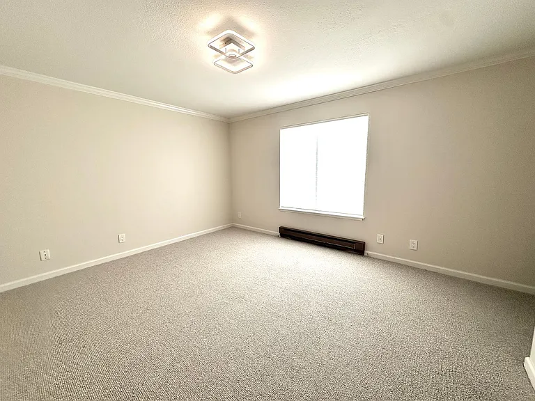 300 Monterey Blvd — Photo 3