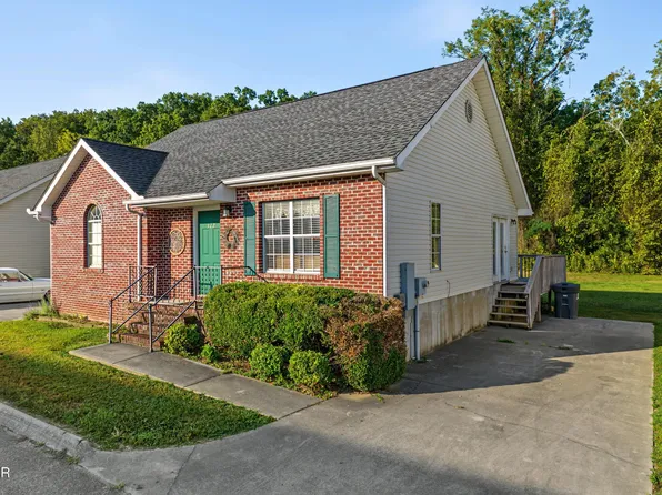 322 Creekwalk Blvd, Pigeon Forge, TN 37863
