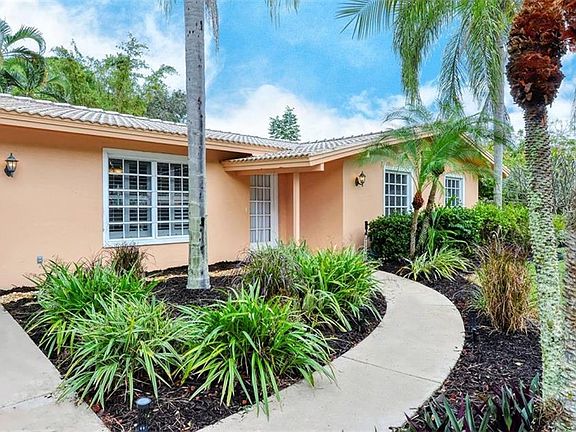 3rd image of 7534 Mariana Dr