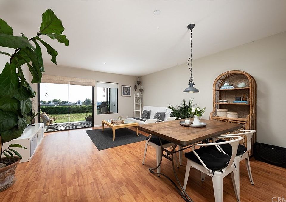 1st image of 2137 Avenida Espada
