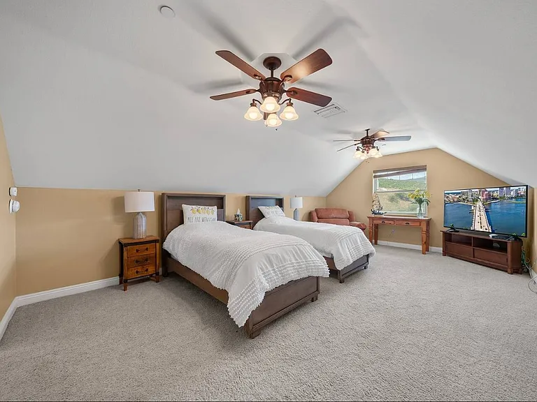 18087 Newview Dr — Photo 12