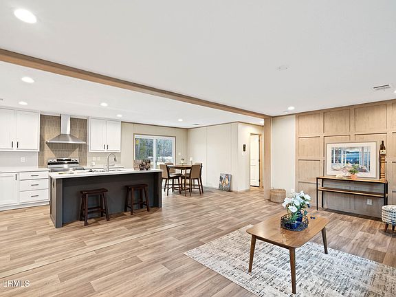 5th image of 245 Proctor St