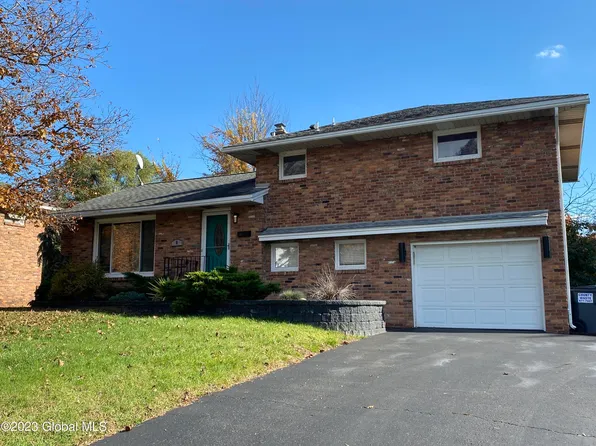 8 Miracle Lane, Colonie, NY 12211