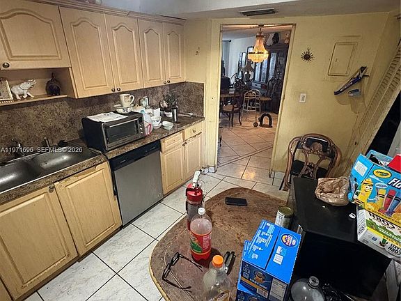 4th image of 1401 NE 191st St #D204