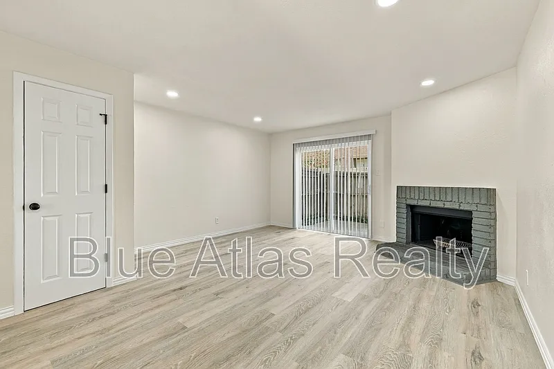 2 bed, 1.0 bath, 1082 sqft, $1,175 — Photo 3