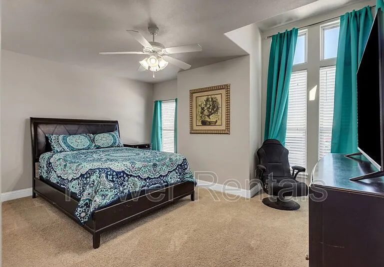 9915 Rainbow Dr — Photo 8
