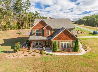 1075 Sterling Pointe Dr, King, NC 27021