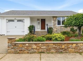 160 Fort St, East Providence, RI 02914