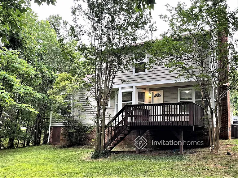3939 Armitage Dr — Photo 24