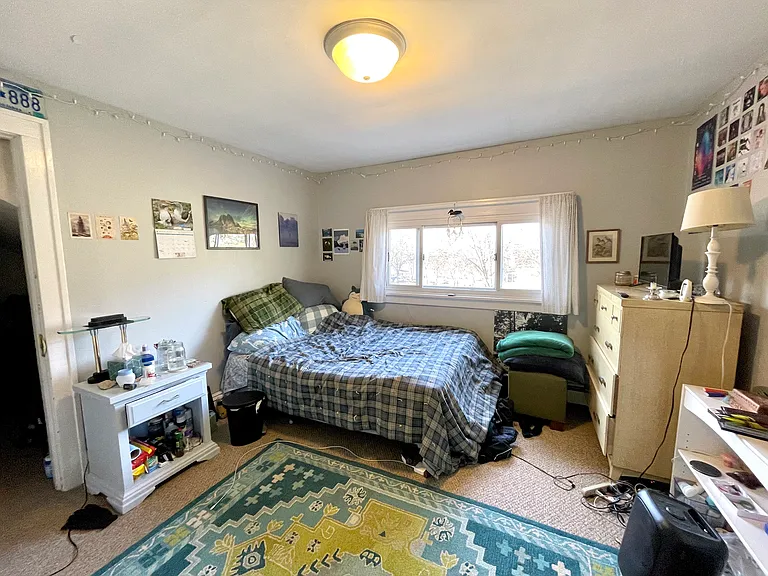2080 Roblyn Ave — Photo 16
