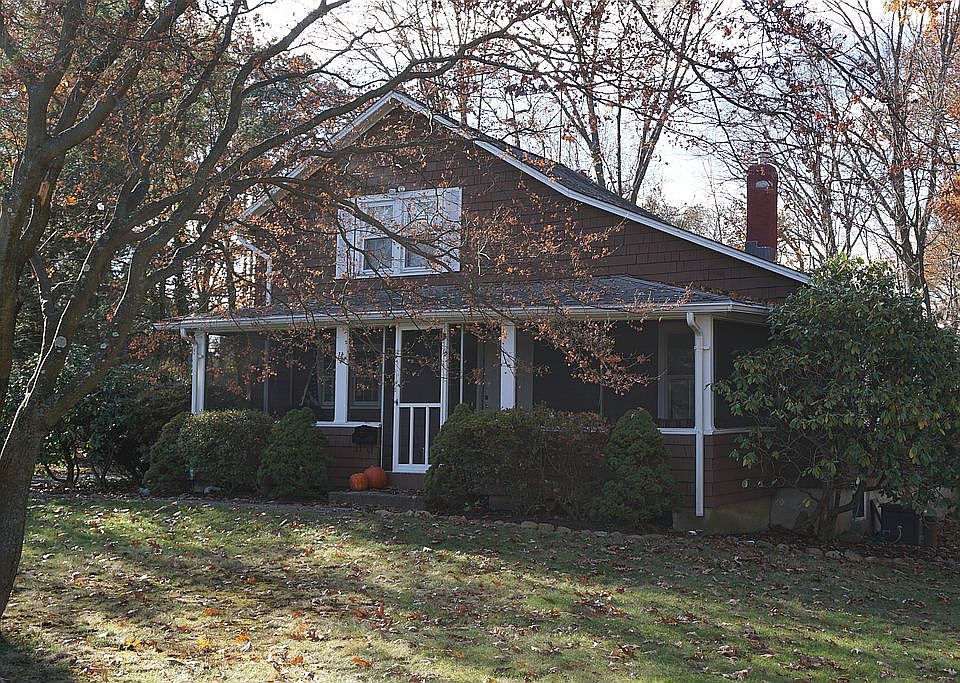 2nd image of 11 Fay Rd