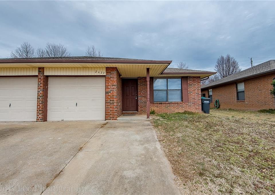1st image of 2424 W Yvonne Dr