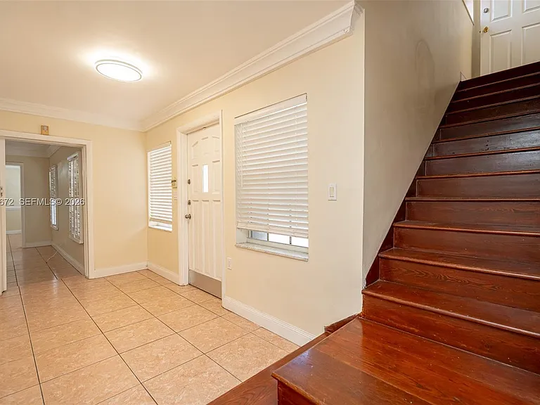 5613 Pierce St — Photo 5