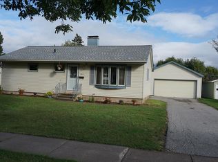 104 Hays Cir, Silver Bay, MN 55614