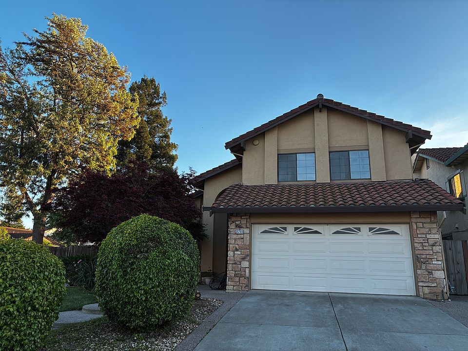 2nd image of 35783 Conovan Ln