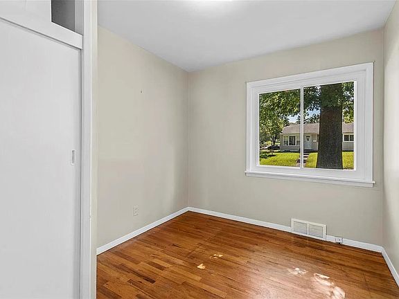 2nd image of 6601 Ashbury Dr