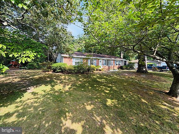 2nd image of 6858 Lois Ave