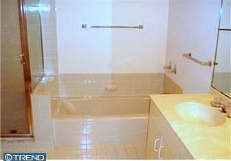 5th image of 1100 Lovering Ave APT 1002