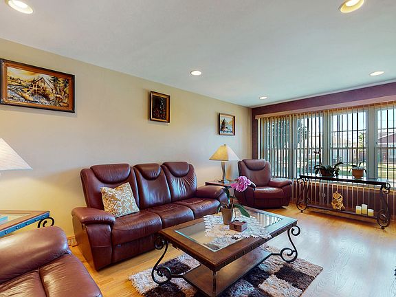 3rd image of 7514 W Gunnison St