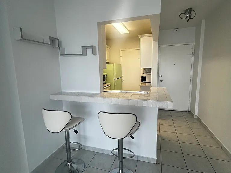 2899 Collins Ave #1402 — Photo 4