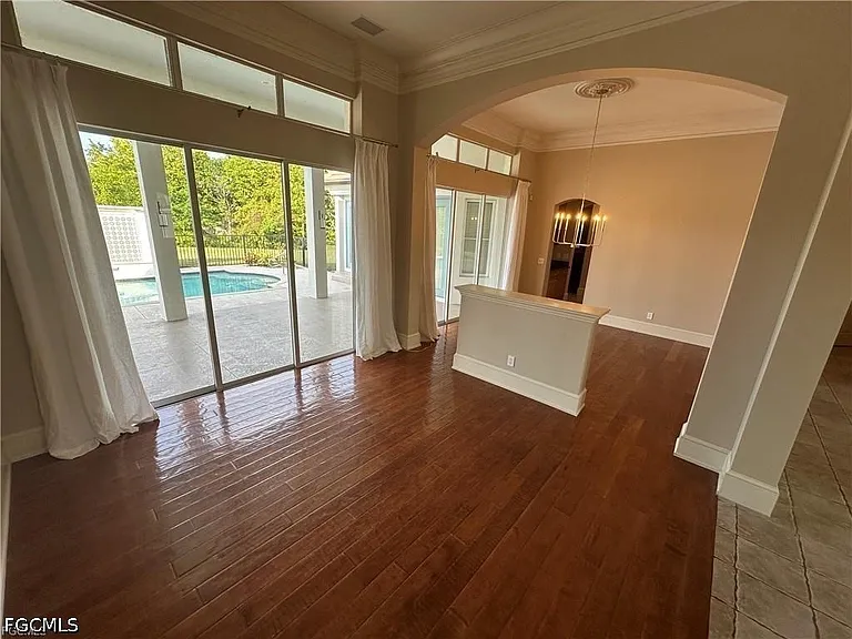 10020 Magnolia Pointe — Photo 6