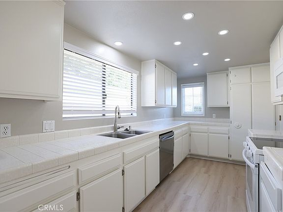 2nd image of 25071 Sunset Pl W