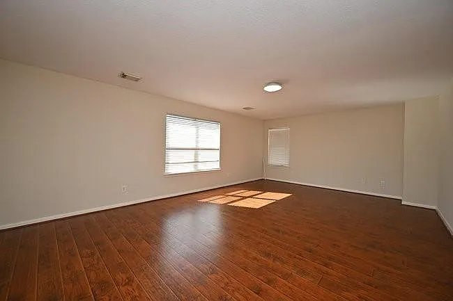 9403 Coatsworth Dr — Photo 21