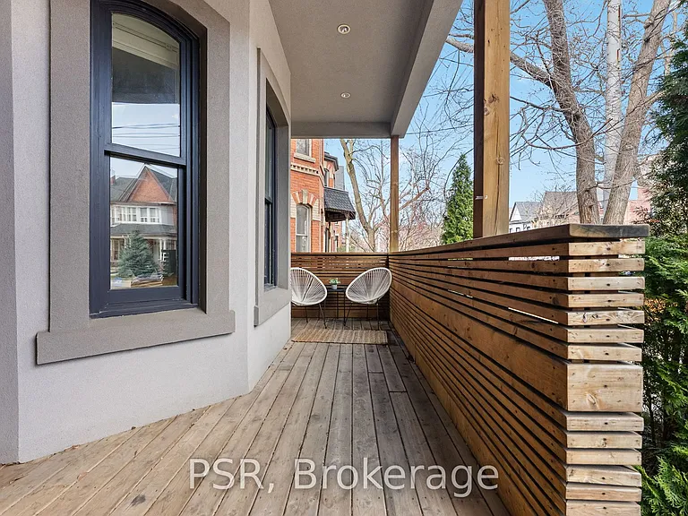 126 Dovercourt Rd — Photo 41
