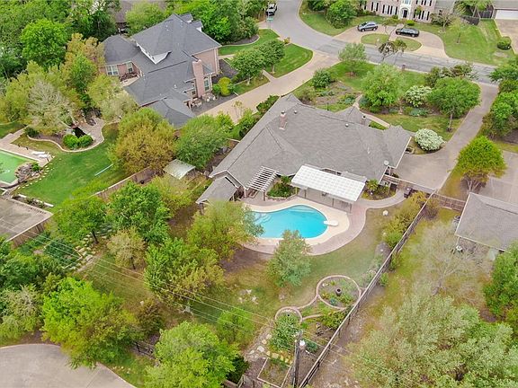 3rd image of 3021 Coronado Dr