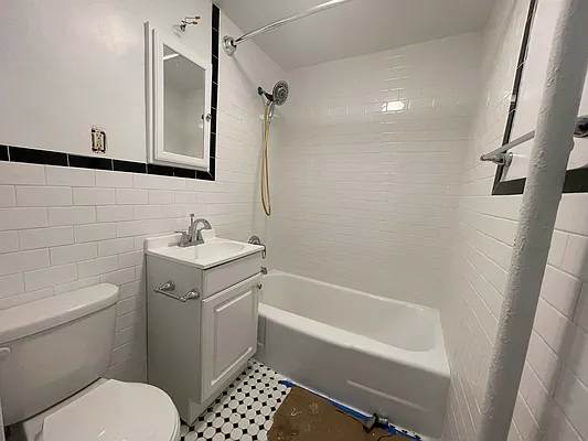 Rented by Limestone Realty Bklyn, LLC | media 32