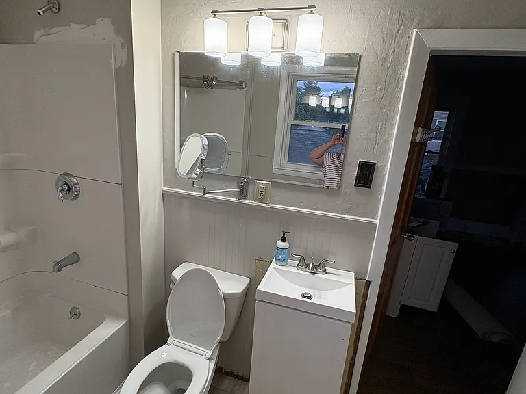 1027 Hayward St #1 — Photo 4