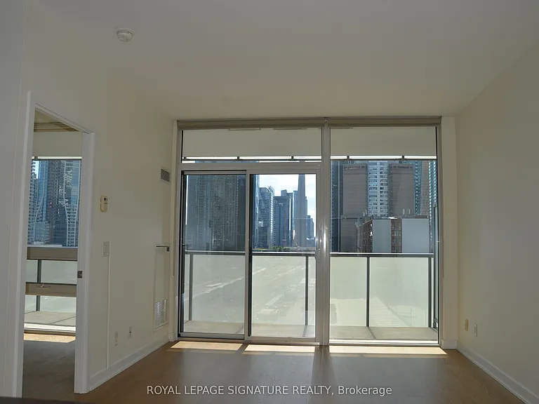 1 Market St #914 — Photo 7