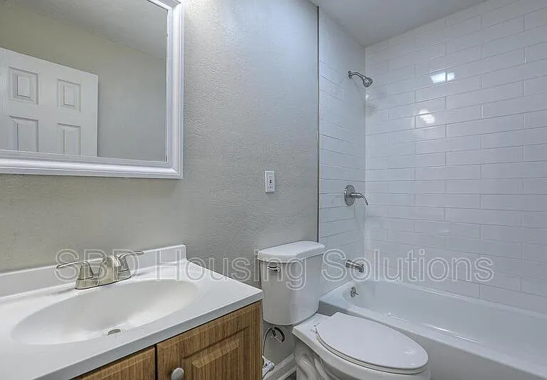805 E Albert Ave — Photo 6