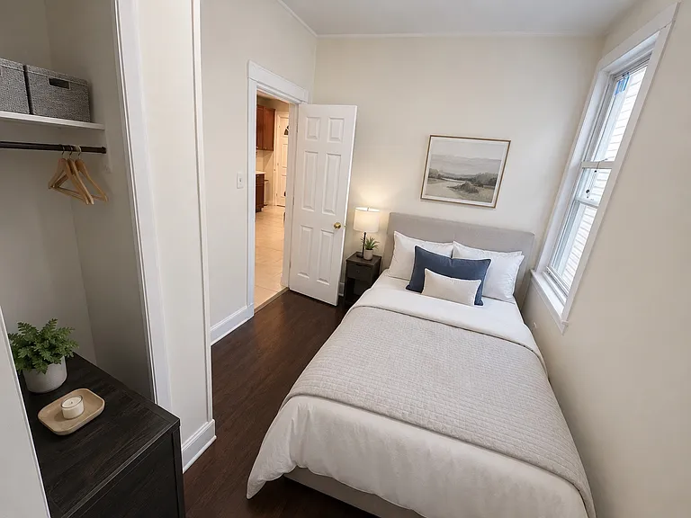 123 W 22nd St #2 — Photo 5